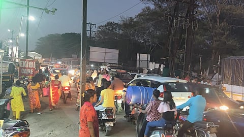 pune traffic jam sinhgad road traffic police kirkatwadi nanded fata 
