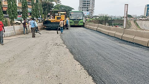 pune municipal corporation works katraj-kondhawa road construction sign boards 