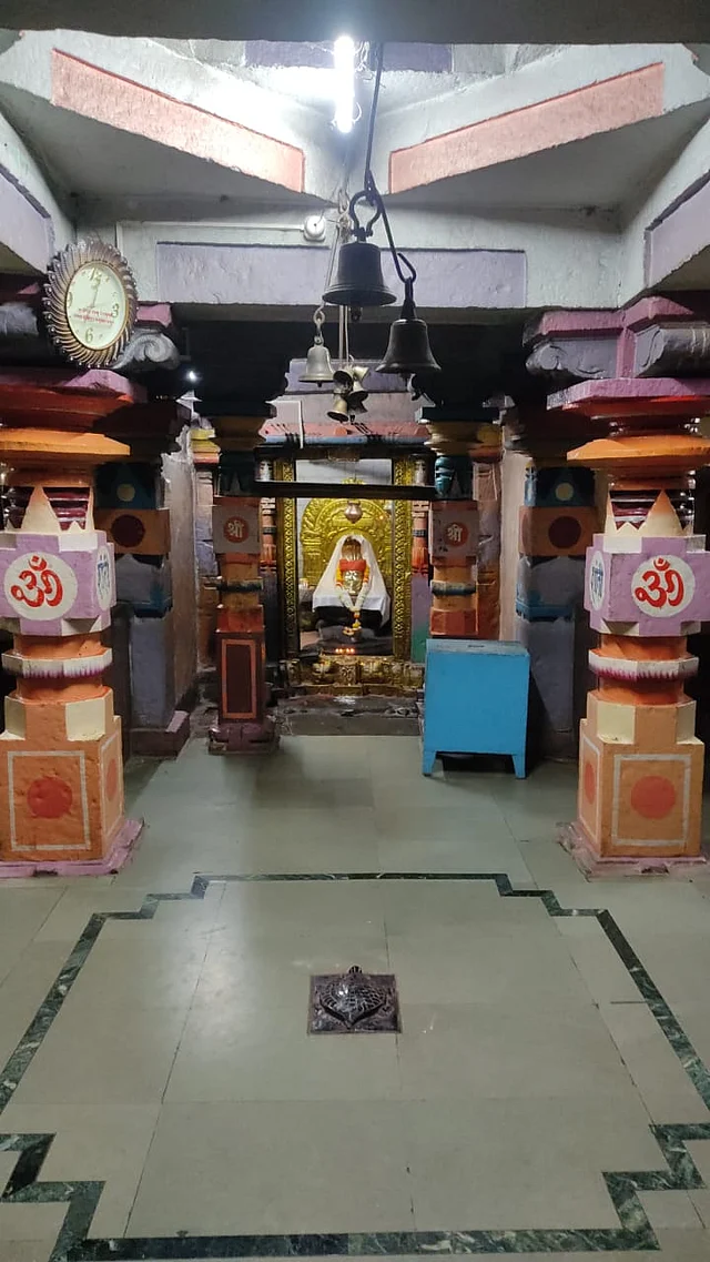 जाखले मंदिरातील सभामंडप