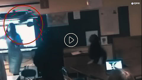Student Hits Teacher : धक्कादायक! विद्यार्थिनीने फेकून मारली लोखंडी खुर्ची, शिक्षिका जागीच बेशुद्ध; घटनेचा Video Viral