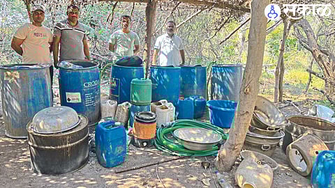 Police personnel along with Police Sub-Inspector Prasad Raundal were present during the operation on Gavathi Hatbhatti Liquor Factory in Shivarat.