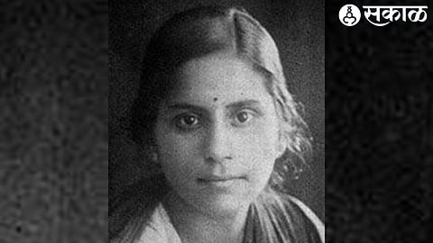 Marathi Poetess Sanjeevani Marathe