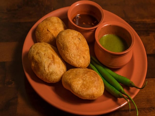 दाल कचोरी