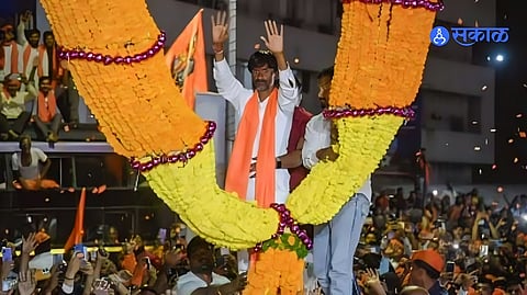 Manoj Jarange In Mumbai: जरांगेंना उशीर झाल्याने समन्वयकांची धावपळ मात्र नवी मुंबईत होणार जंगी स्वागत
