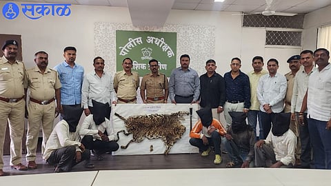A group that hunts leopards and sells their skins. Along with Additional Superintendent Aditya Mirkhelkar and the local crime branch team.
