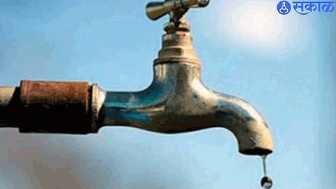 Due to a power failure, Solapur city’s water supply has been delayed by a day, causing inconvenience to residents preparing for Diwali.