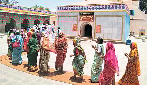 संत मुक्ताबाई तेजोविलीन
दिन सासवड येथे साजरा