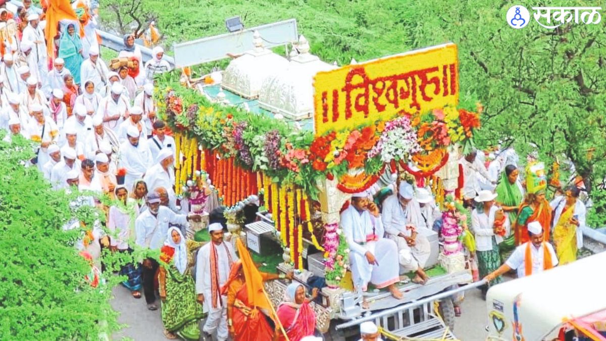 tractor attached to chariot instead of bullocks on ghat journey from Vambori to Dongargan