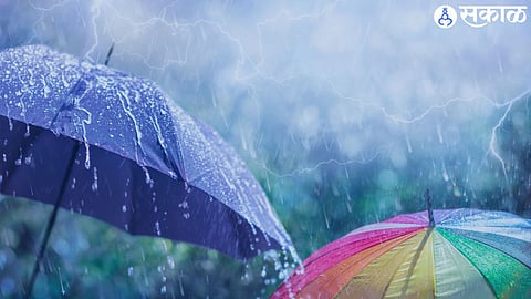 Solapur welcomes Lord Ganesha with festive spirit as retreating monsoon showers continue during Purva Nakshatra.