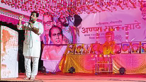 अण्णा भाऊ यांनी लोकशाहीच्या छाताडावर उभे राहून क्रांती घडवली : यशवंत गोसावी