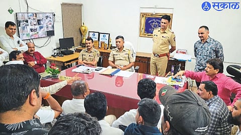 Officers and officers of the Boards attended the meeting on Tuesday on the occasion of Ganesh Visarjan procession at Bhadrakali Police Station.