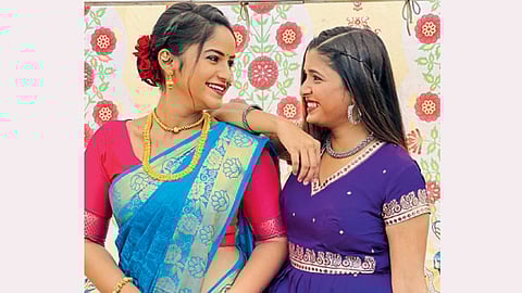 actress prapti redkar and pooja moili
