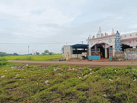 नायकोबा मंदिर परिसरात स्वच्छतेचा अभाव