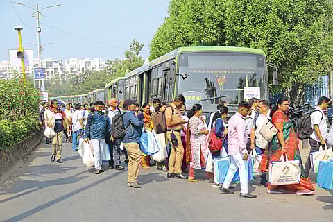 मतदान साहित्य वाटपाची लगबग