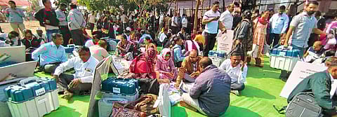 भोर मतदारसंघात ५६४ केंद्रांवर
३ हजार ७२२ कर्मचारी