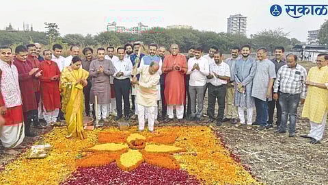 Appreciation present at Bhumi Pujan ceremony of Shelter Exhibition organized by CREDAI Nashik Metro.
