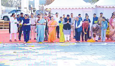 ‘सरस्वती यंत्रा’चे चिन्ह साकारण्याचा विश्वविक्रम