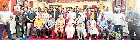 नागरिकांनी आपली जमीन, पाणी वाचवावे