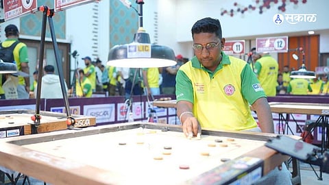 Mumbai: कॅरमच्या विश्वविजेत्यावर मुंबई सोडण्याची वेळ; जगण्यासाठी करावा लागतो संघर्ष