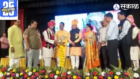 Mrunal Kulkarni addresses the inaugural session of the first Shiv literature conference in Satara, highlighting the importance of Shiv philosophy for children."