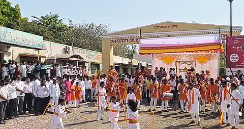 इंदापुरात मिरवणुकीचा उत्साह