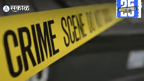 Tophkhana police investigate after ₹5.5 lakh in cash stolen from two-wheeler’s dicky in Ahmednagar.