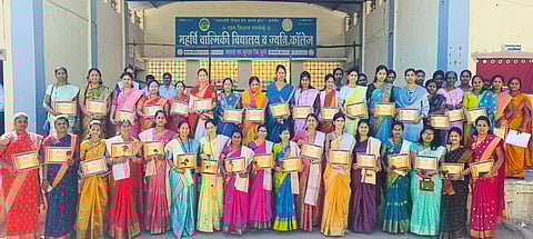 वाल्हे वाल्मिकी विद्यालयात 
सन्मान स्त्रीशक्तीचा उपक्रम