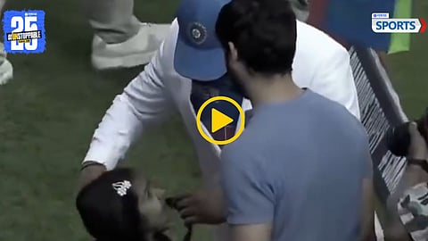 Heartwarming moment as Rohit Sharma gives medal to his daughter
