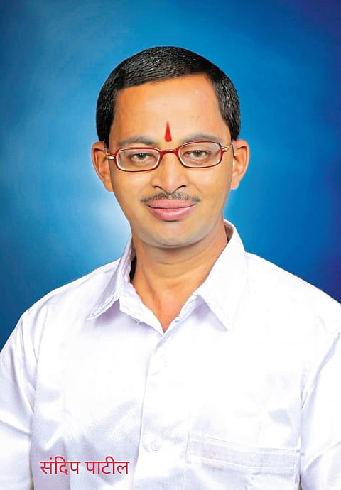 निवड साेबत दाेन फाेटाे