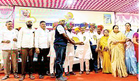 राजगड तालुक्यातील २२६ 
कर्मचारी, अधिकाऱ्यांचा सन्मान