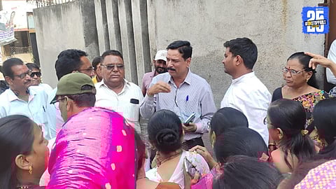 woman agitation for water issue