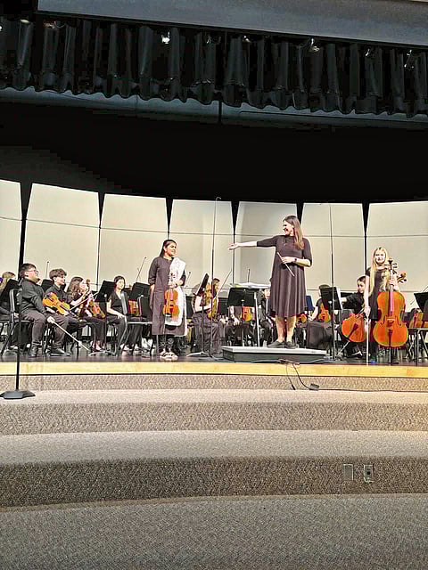 बारामतीच्या काव्याने अमेरिकेत 
व्हायोलिनवर सादर केले राष्ट्रगीत