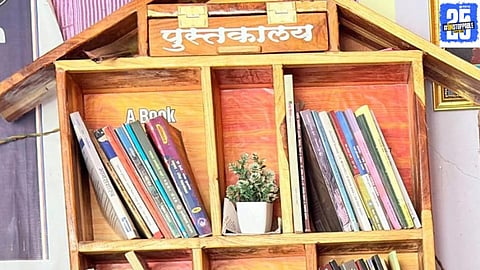 Ravi Kshirsagar’s innovative initiative turns a Mangalveda salon into a customer library, fostering a love for reading in the community."