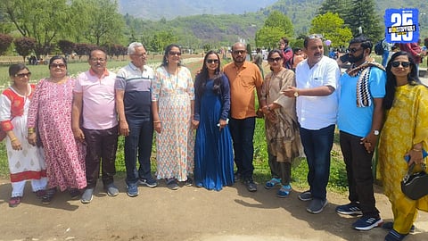 35 Tourists from Kondhwa Safe in Kashmir