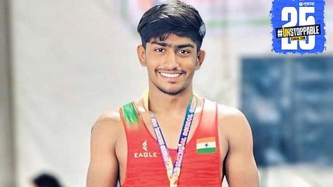 Success Story : हाताला दुखापत होऊनही ‘तो’ लढला अन् जिंकला; दिल्लीतील कुस्ती स्पर्धेत पवन धायगुडेची सुवर्णपदकाला गवसणी..