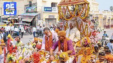 Hanuman Garhi Mahant enters Ram Mandir for the first time in centuries, accompanied by thousands of Naga Sadhus.