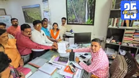 Hindu activists protesting near Powai junction, demanding protection of the sacred Shivteerth site.