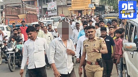 Locals in Nevasa catch and parade a thief who stole a bag from a Sai devotee, following a dramatic public chase.