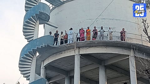 Displaced residents of Palus protest on railway tracks after demolition of their slums by railway officials.