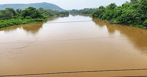 ‘मुळा’ मे महिन्यात थडी भरून वाहू लागली