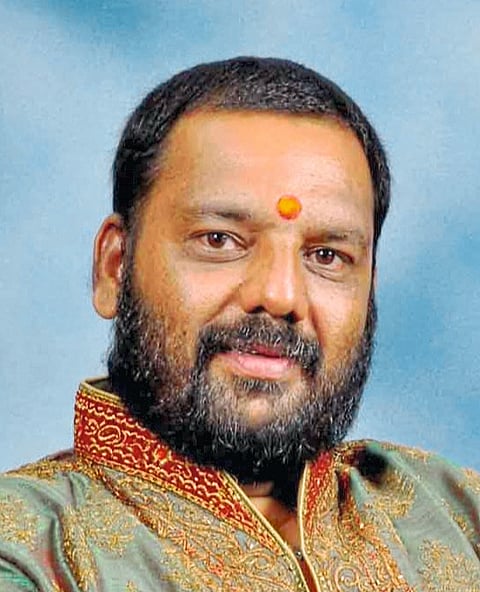 रस्ता कामाचे नियोजन खड्ड्यात