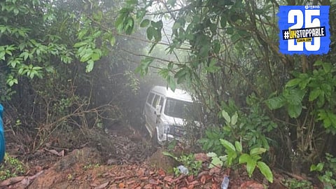 Rescue operation underway after a tourist mini-bus plunged into a ditch near Vajrai Waterfall, injuring five passengers.