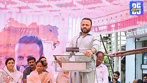 Jaykumar Gore addressing villagers during a visit to Uttar Maan, promising water in 2.5 years