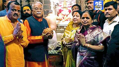 Shiv Sena (UBT) leaders seek Tuljabhavani’s blessings for upcoming electoral success