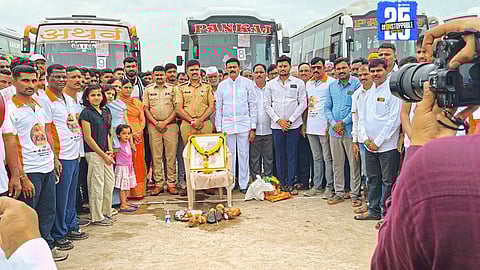 Malshiras youth proudly salute Shivaji Maharaj at historic Raigad Fort