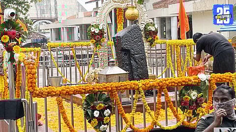 SP Somnath Gharge addressing the media about the fake app scam that duped devotees