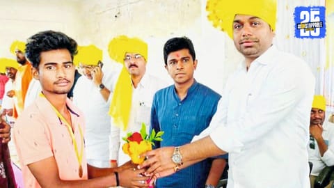 MLA Manoj Kayande addressing students; promises to raise Matang community issues in the assembly.