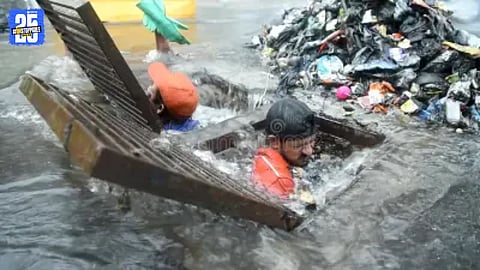 rain water clean by worker