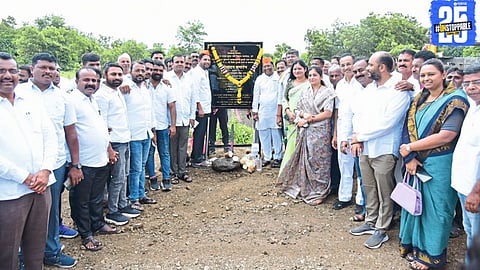 Dr. Sujay Vikhe addressing villagers in the plateau region; vows water supply and slams former political leadership.