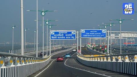 Mumbai Crime : जे.जे. हॉस्पिटलमधील डॉक्टरने अटल सेतूवरुन मारली उडी, कारमध्ये मोबाईल ठेवला अन्..., का घेतला जीवन संपविण्याचा निर्णय? 